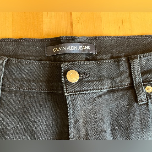 NWOT 👖Calvin Klein Straight Leg Dark Wash Blue Jeans Size: 36/32 - Picture 3 of 7